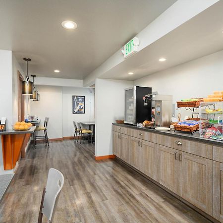 Cocusa Motel Burlington Bagian luar foto