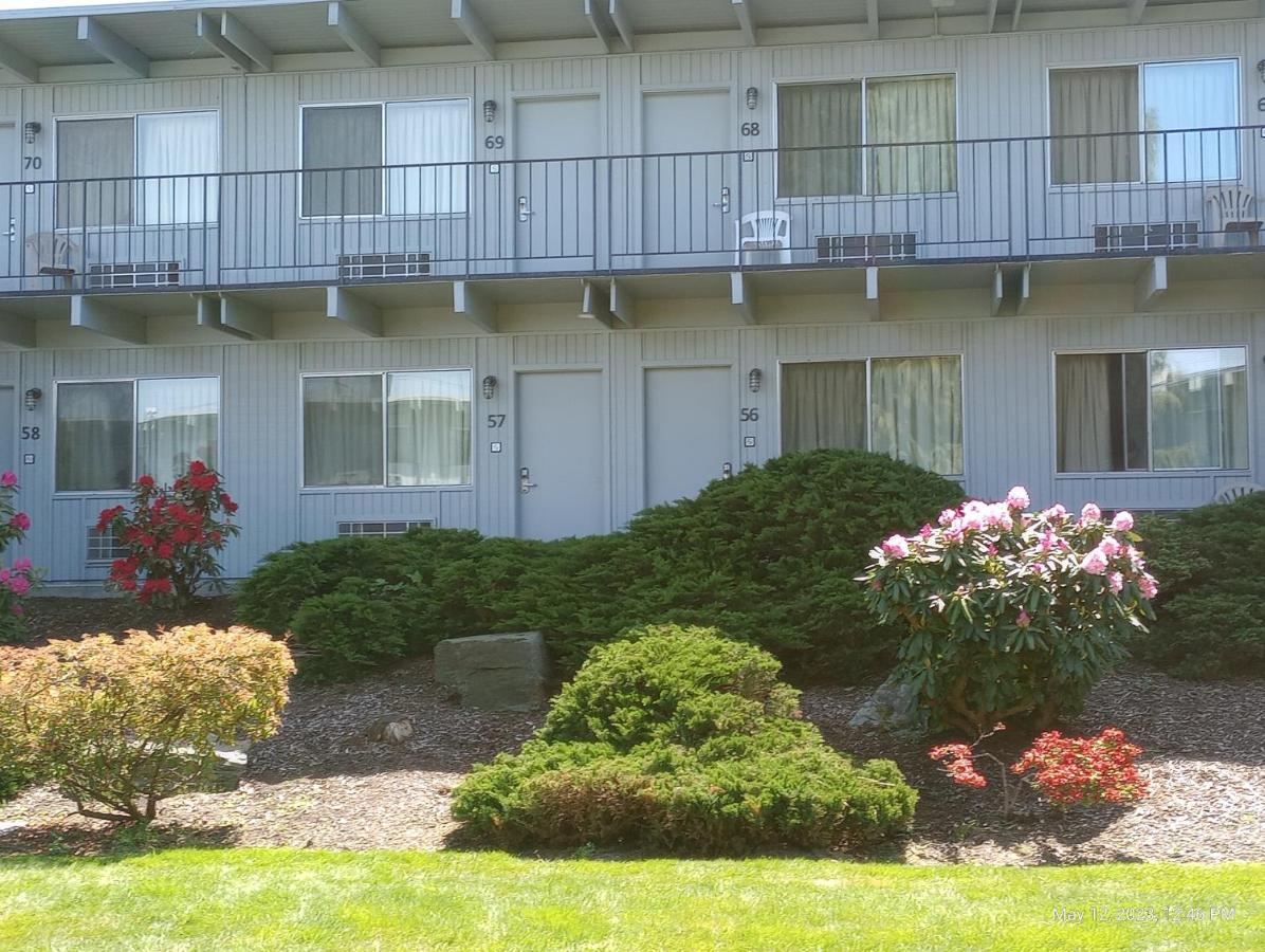 Cocusa Motel Burlington Bagian luar foto
