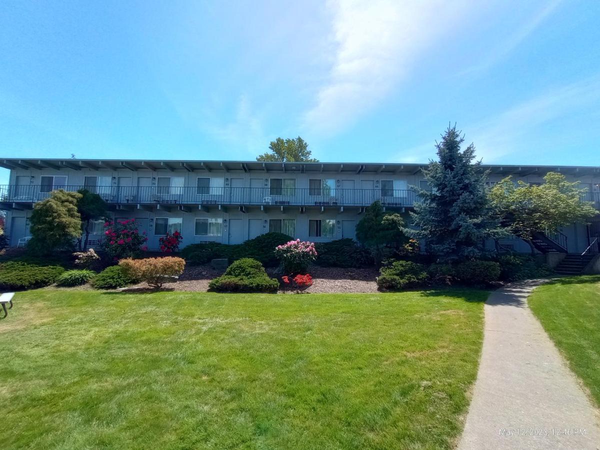 Cocusa Motel Burlington Bagian luar foto