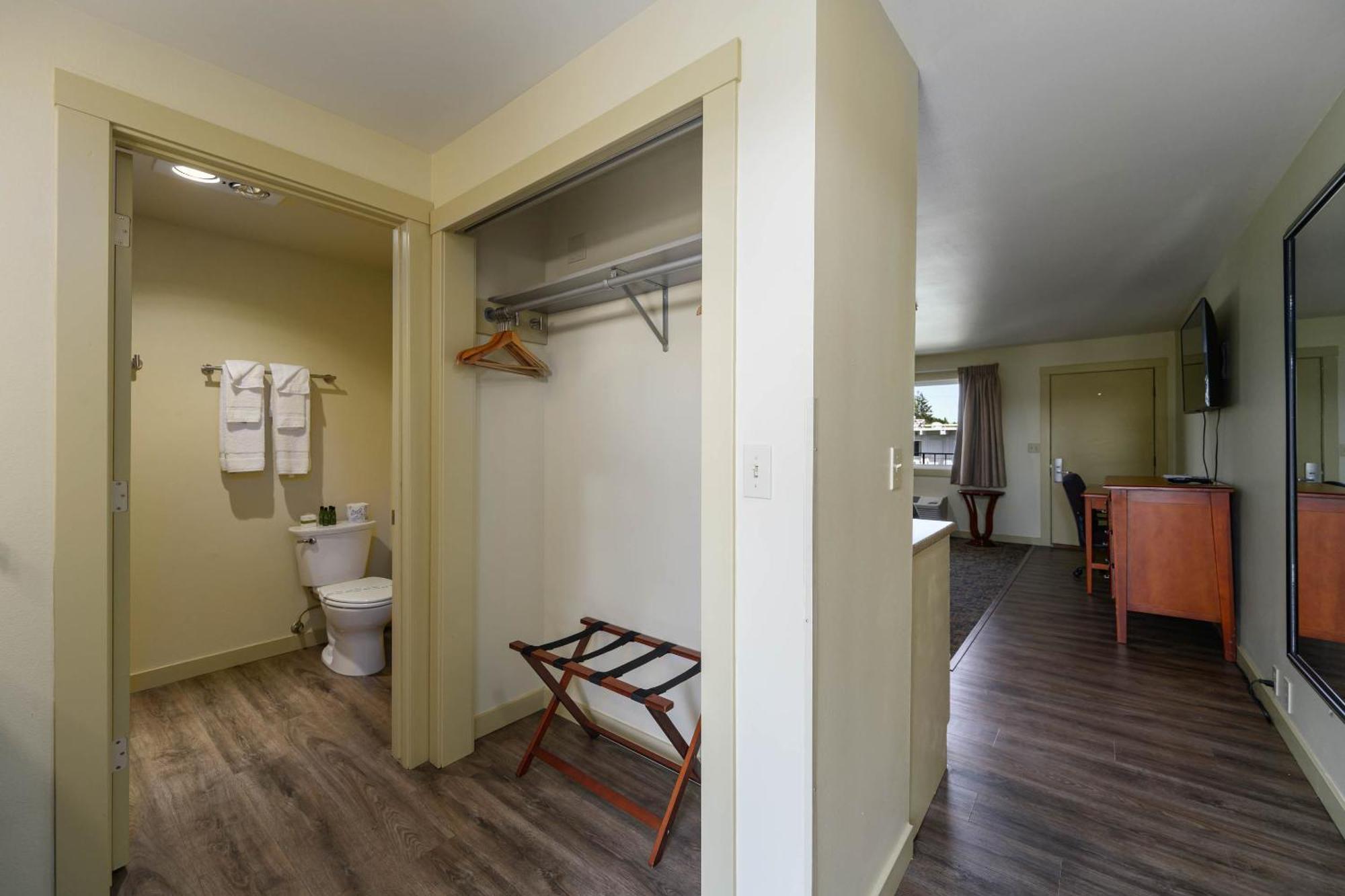 Cocusa Motel Burlington Bagian luar foto
