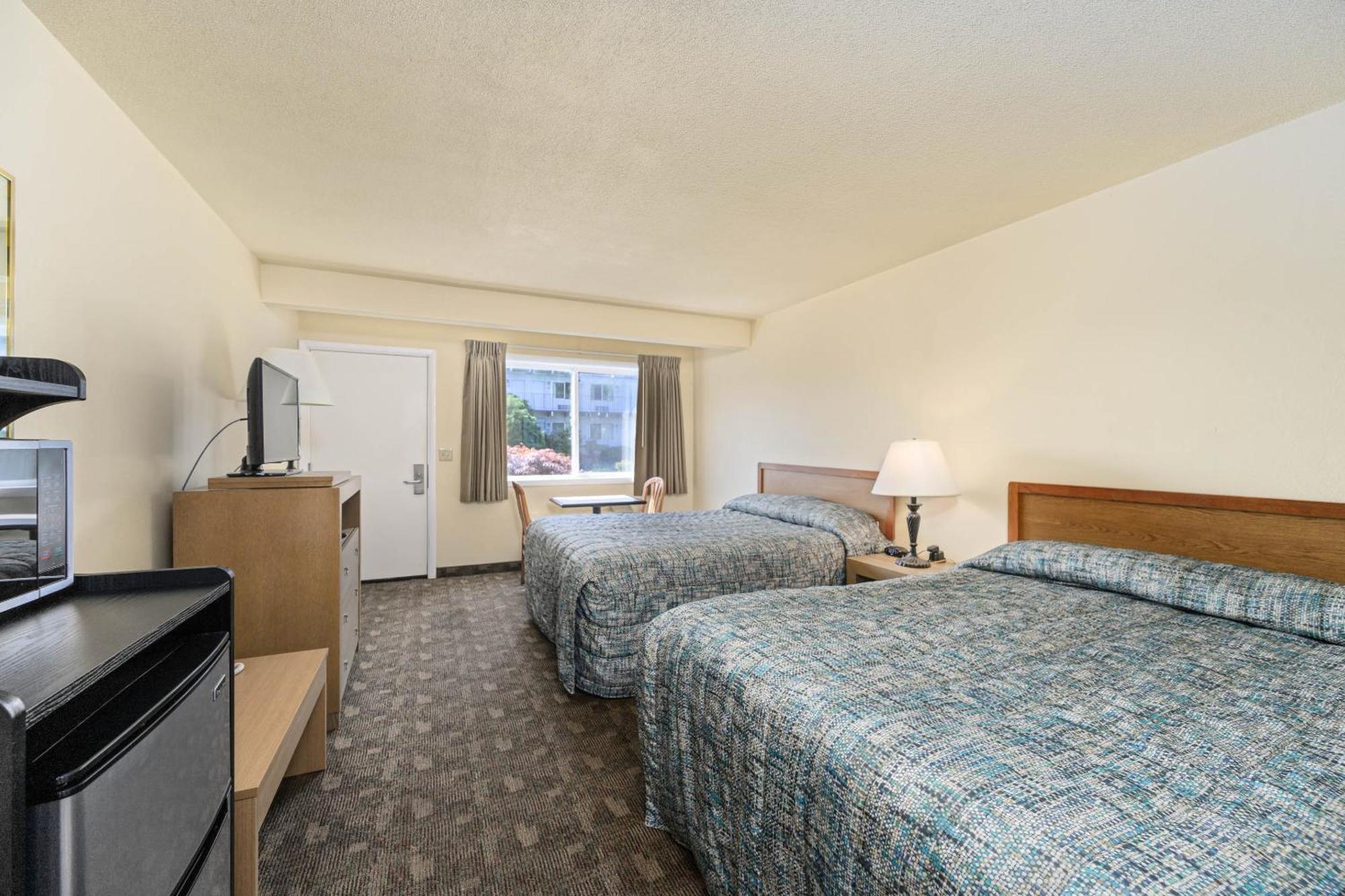 Cocusa Motel Burlington Bagian luar foto